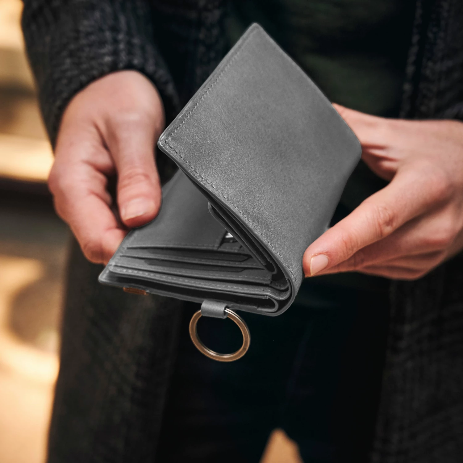 Lucleon Lincoln | Grey Leather RFID-Blocking Wallet with Keyring 3 Lucleon Lincoln | Grey Leather RFID-Blocking Wallet with Keyring - Image 3
