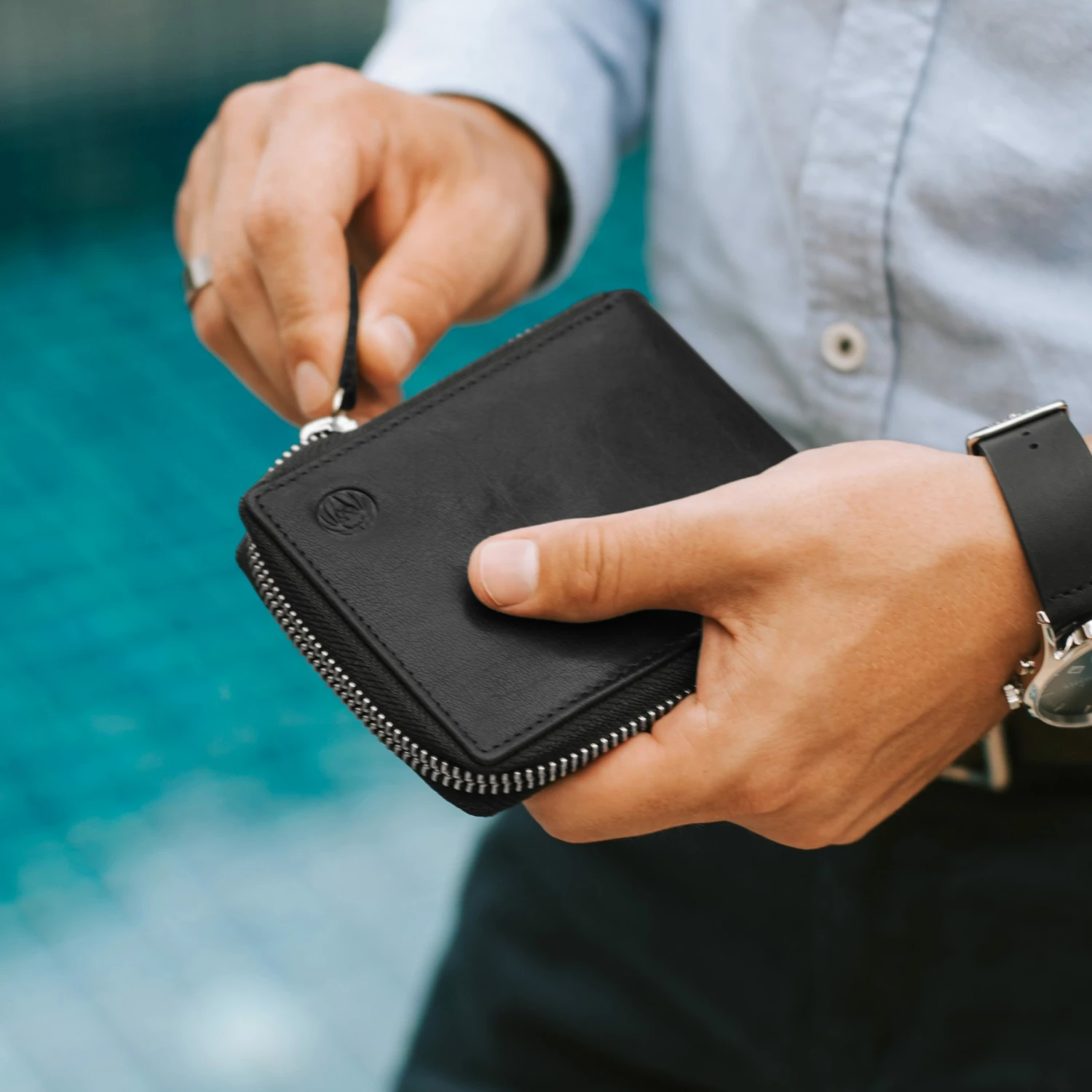 Lucleon Montreal | Zip-Lined Black RFID Leather Wallet 3 Lucleon Montreal | Zip-Lined Black RFID Leather Wallet - Image 3